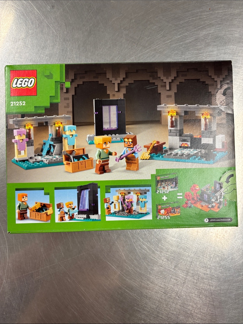 LEGO Minecraft The Armory Building Toy - Green/Blue Accents.  NIB - Picture 3 of 4